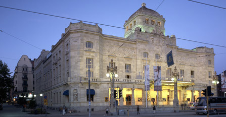 Malmö stadsteater ifrågasätter nationalscenerna